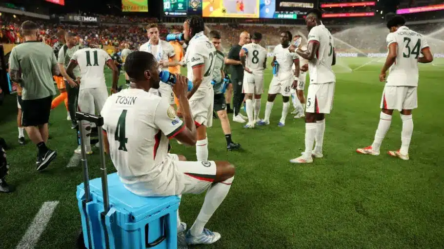 pauses hydratation imposées par la FIFA