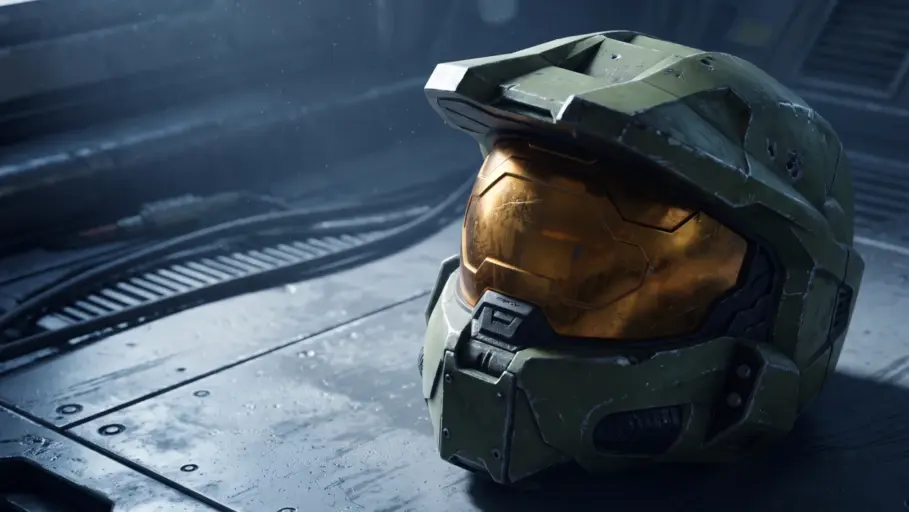 casque du Master Chief posé sur une surface métallique évoquant un Reboot de Halo